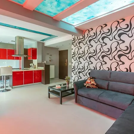 Luxury With Fireplace Near Center דירה הרקליון